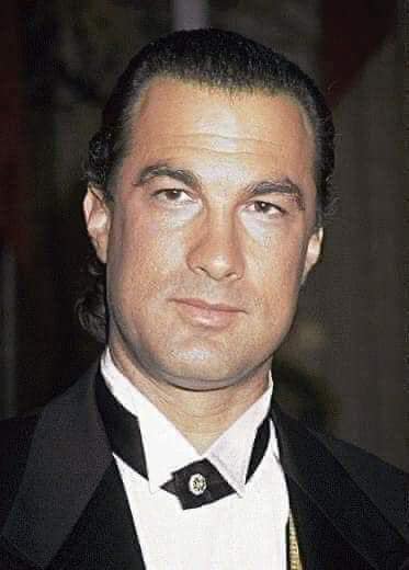 Steven Seagal turned 71 😍 You’ll smile for sure when you see him now