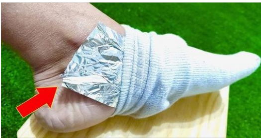 Put Aluminum Foil on Your Feet and Say Goodbye to Aches and Pains: The Surprising Hack