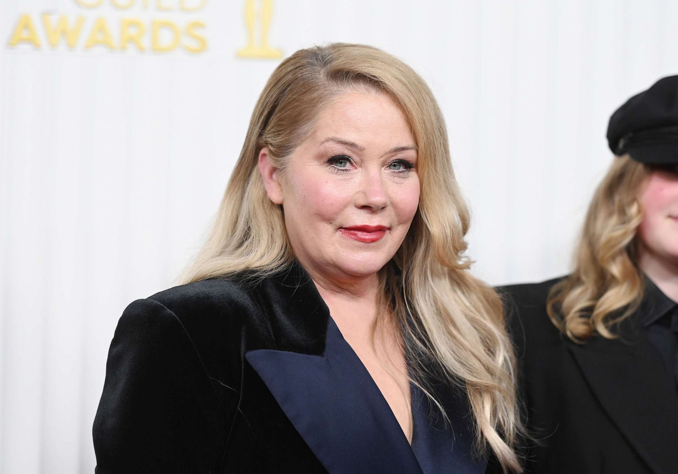 HEARTBREAKING NEWS: CHRISTINA APPLEGATE’S HEALTH TAKES A DEVASTATING TURN